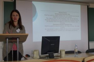 Docente Angelina Tjurina prezentē zinātnisko referātu starptautiskajā konferencē Lietuvā